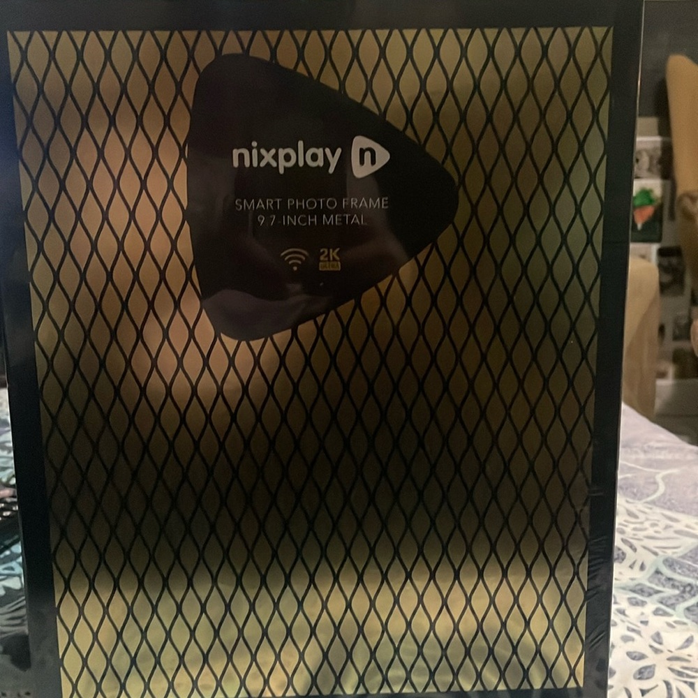 Nixplay 9.7 inch Metal Smart photo frame